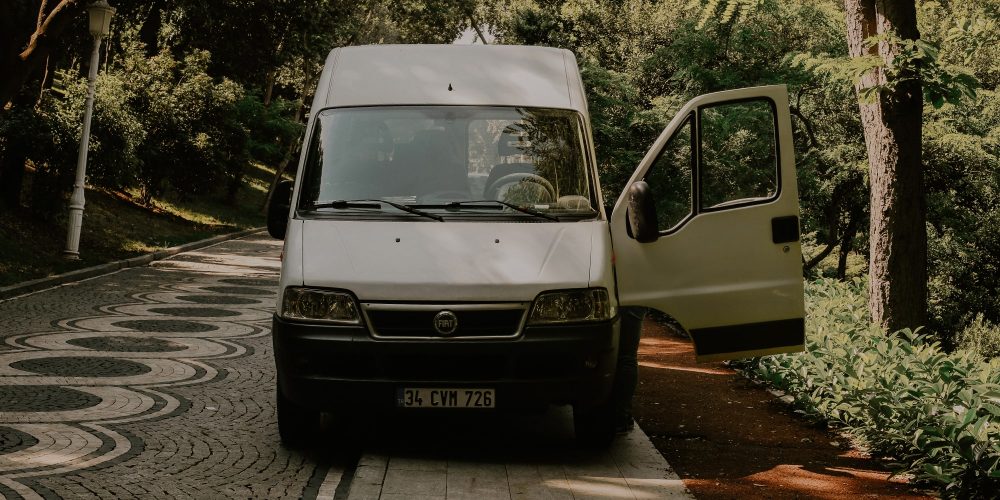 Karavan dönüșümü için panelvan minibüs seçimi